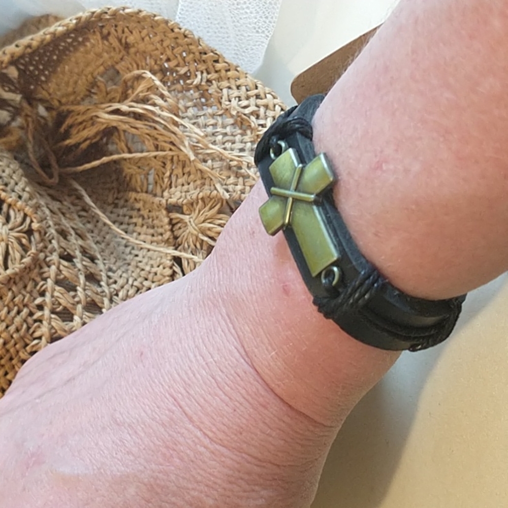 Genuine Leather Unisex Cross Bracelet!